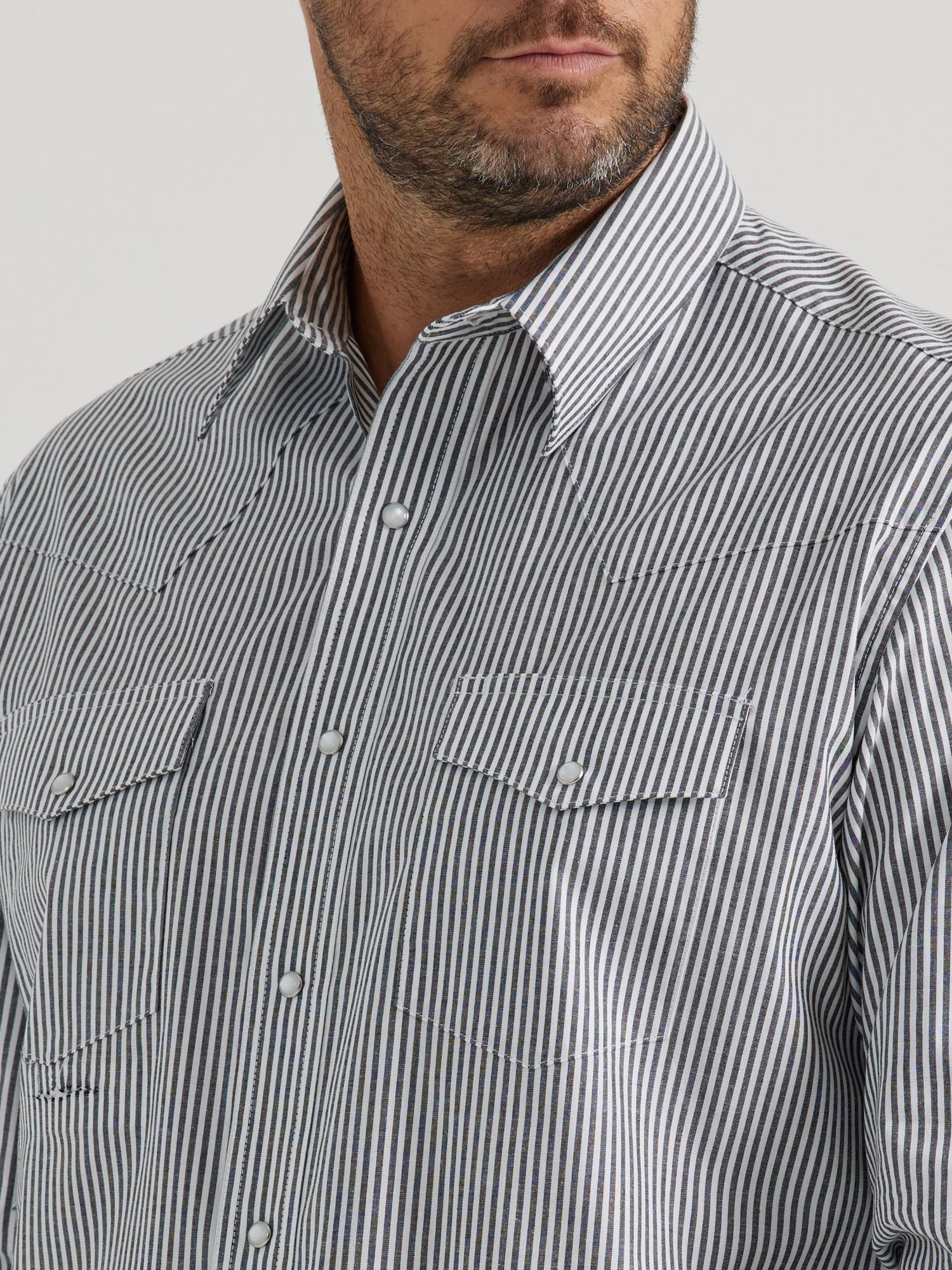 Wrangler Men's Wrinkle Resist Long Sleeve Western Snap Stripe Shirt