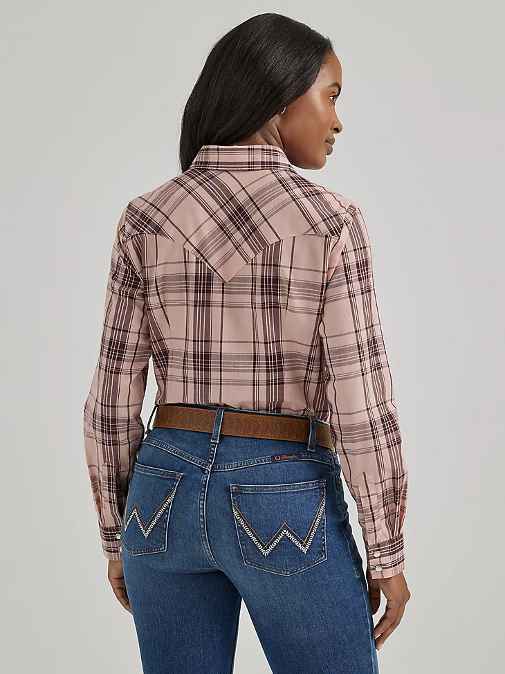 Wrangler Women's Essential Long Sleeve Plaid Western Snap Shirt