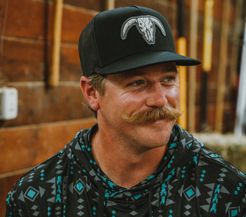 Bull Skull - Black/Black Mesh Snapback