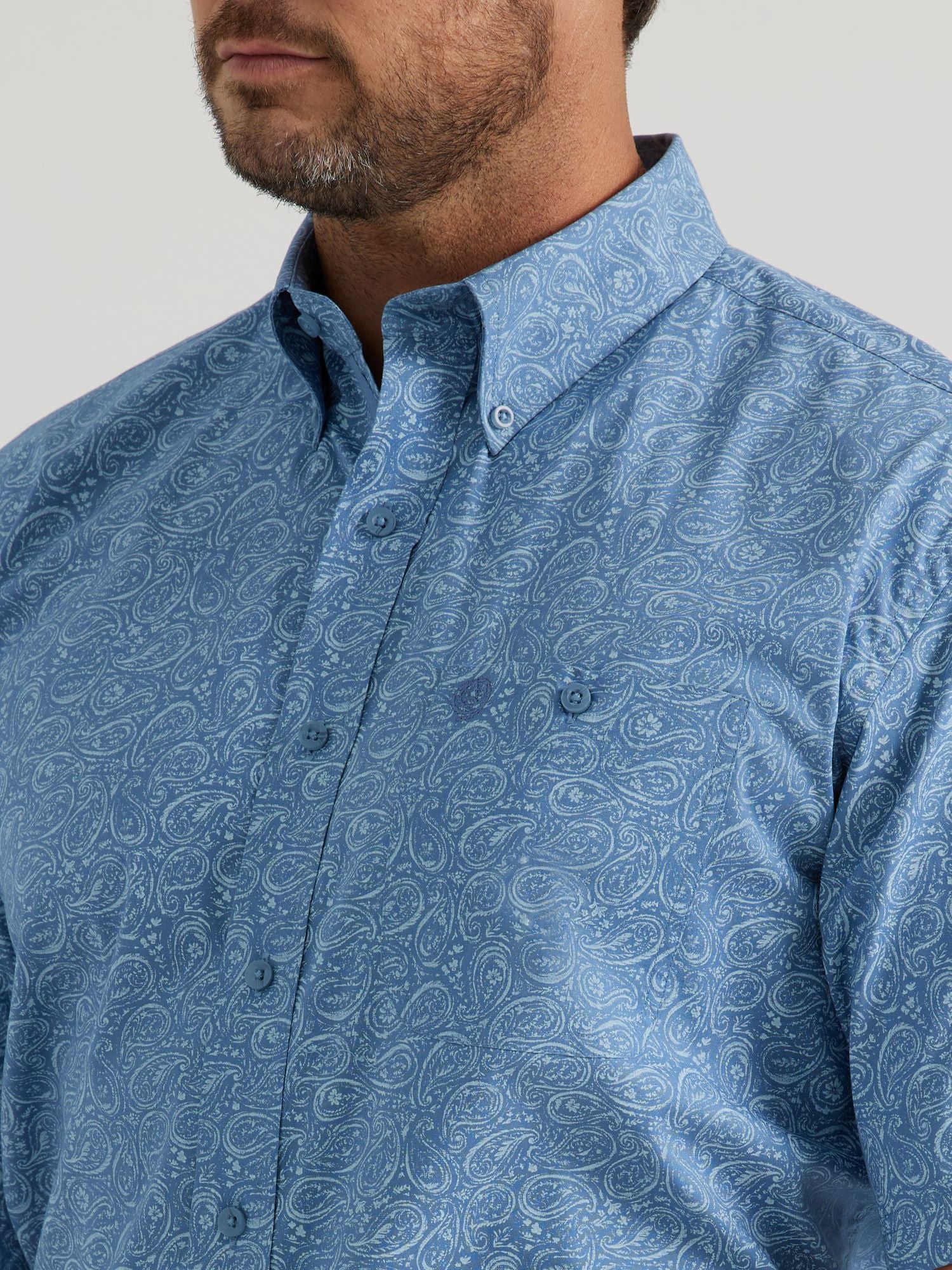Wrangler Men's George Strait Short Sleeve One Pocket Button Down Shirt