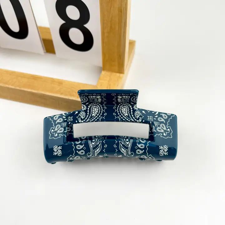 Retro Elegant Hollow Hair Claw Clip