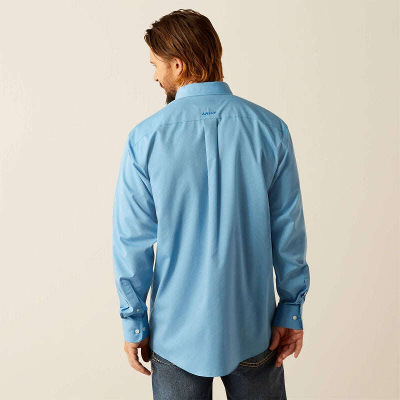 Ariat Men's Wrinkle Free Solid Classic Fit Shirt