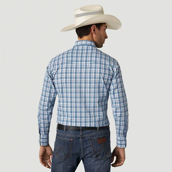 Wrangler Men's Wrinkle Resist Long Sleeve Western Snap Plaid Shirt