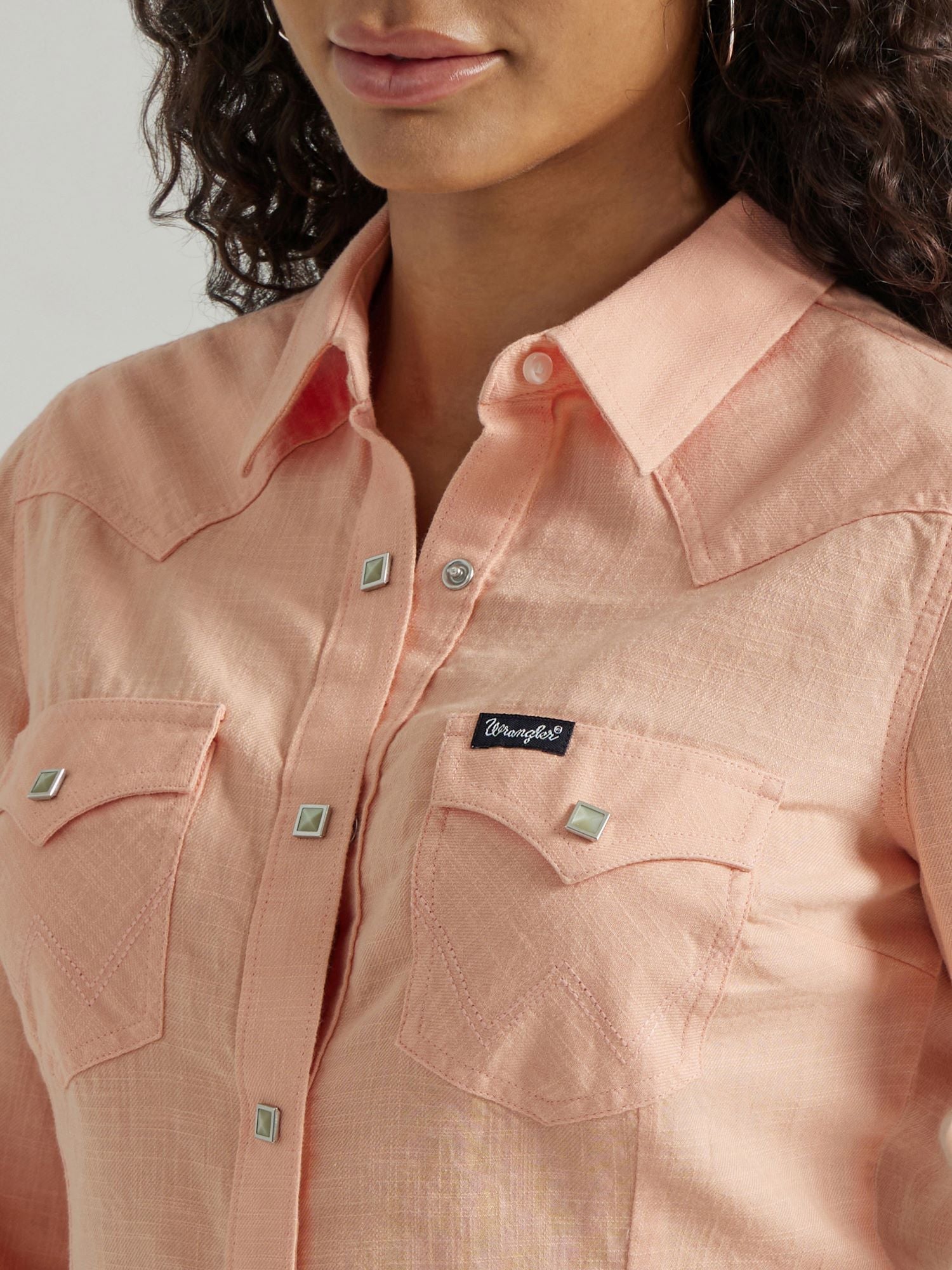 Wrangler Women's Retro Long Sleeve Solid Western Snap Shirt