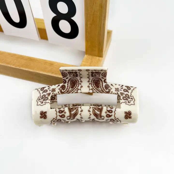 Retro Elegant Hollow Hair Claw Clip