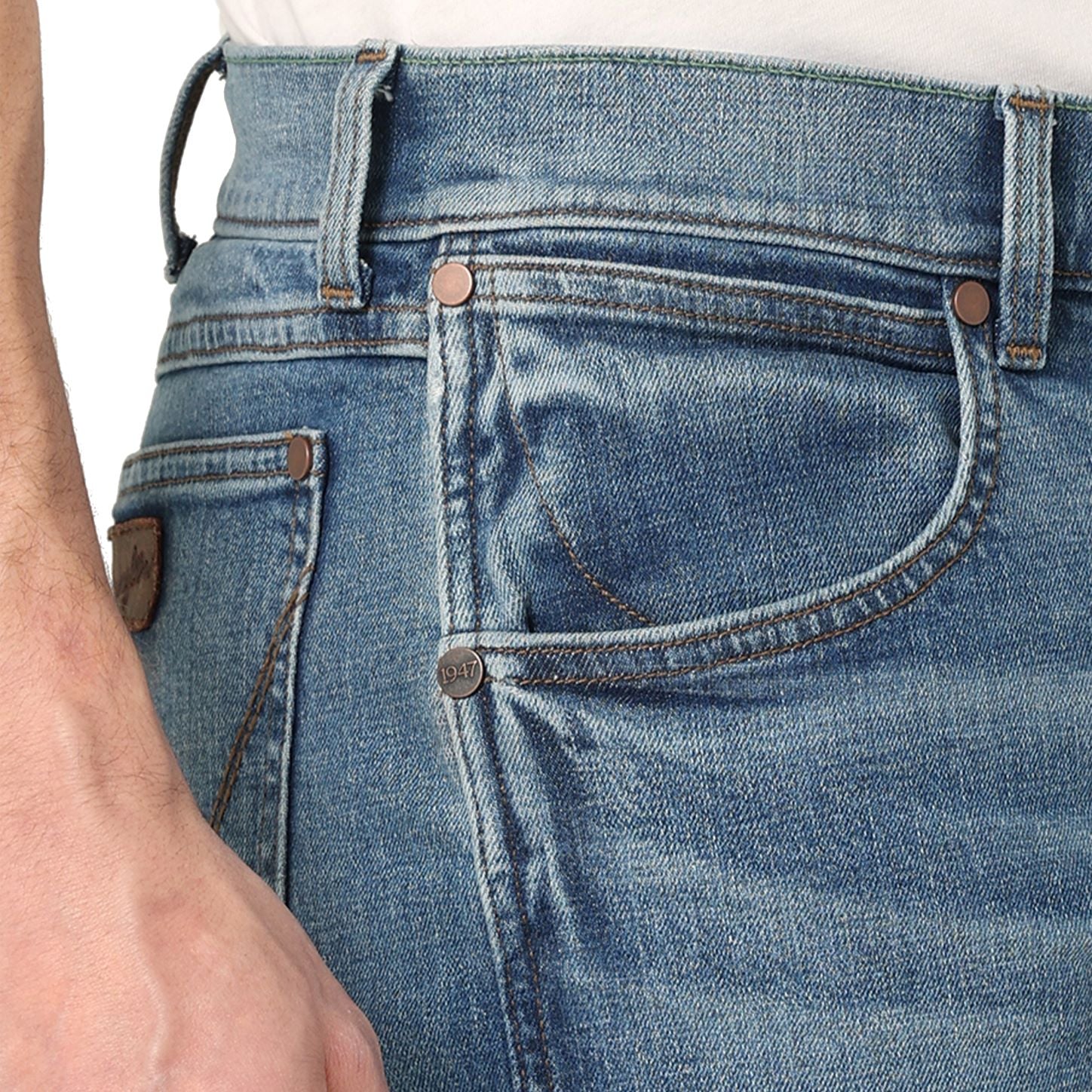 Wrangler Men's Retro Slim Fit Straight Leg Jean