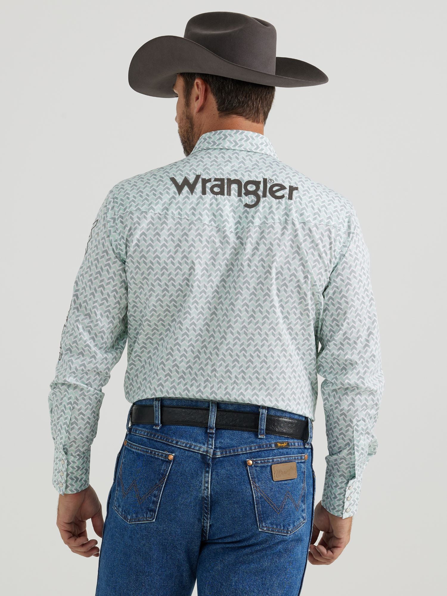 Wrangler Men's Logo Long Sleeve Western Snap Shirt