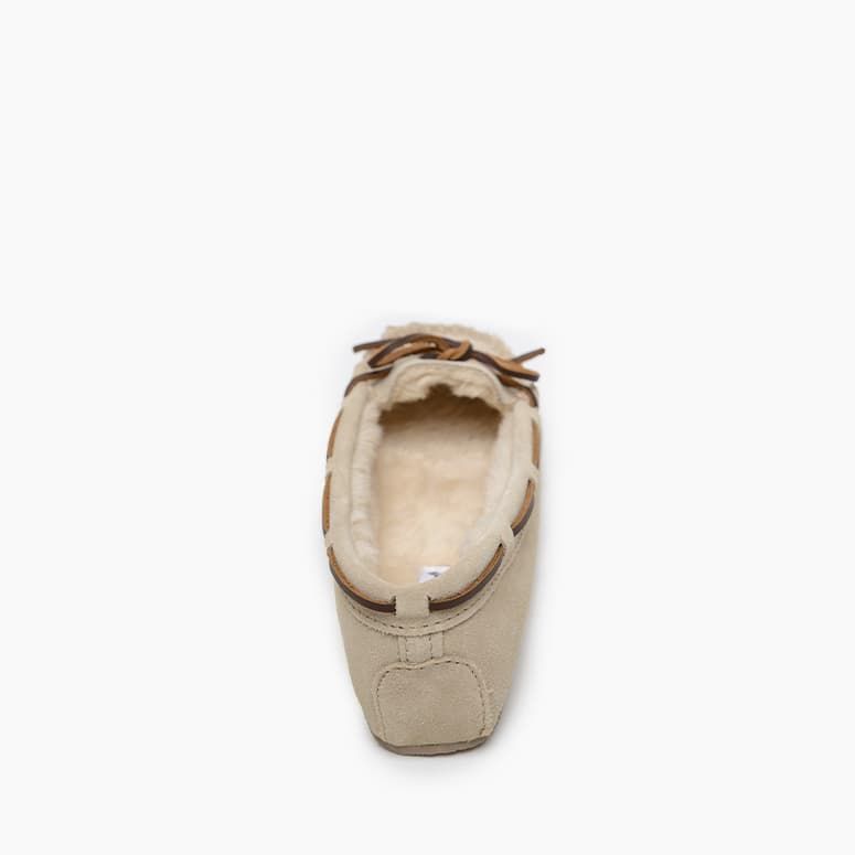 Minnetonka Women's Cally Slipper
