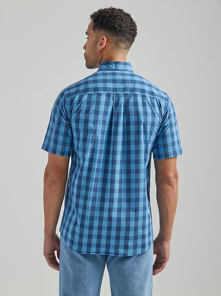 Wrangler Men's Rugged Wear Short Sleeve Wrinkle Resist Plaid Button Down Shirt