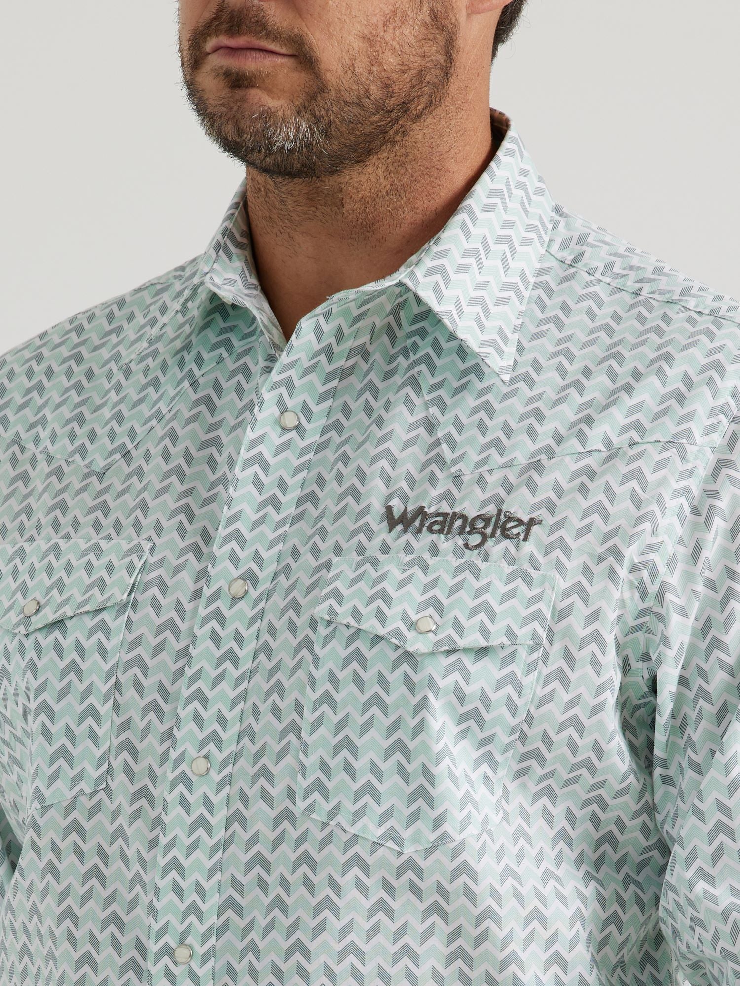 Wrangler Men's Logo Long Sleeve Western Snap Shirt