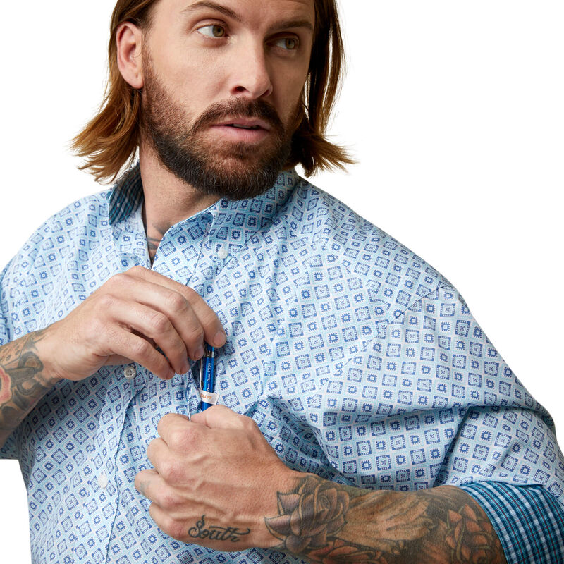Ariat Men's Wrinkle Free Wayne Classic Fit Shirt