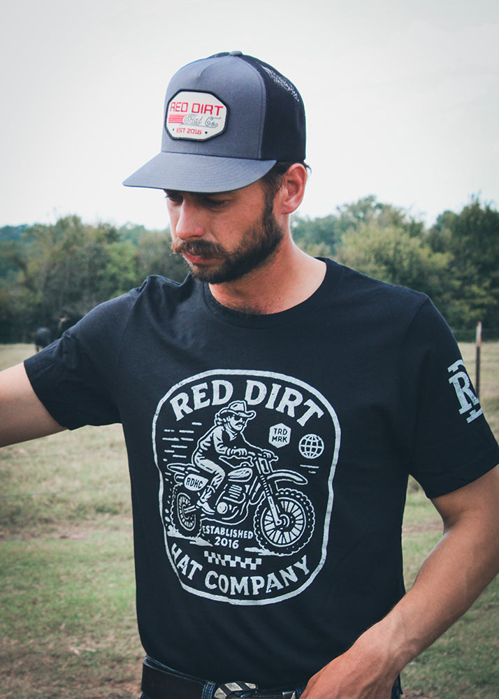 Red Dirt Men's Hog Wild Short Sleeve T-Shirt