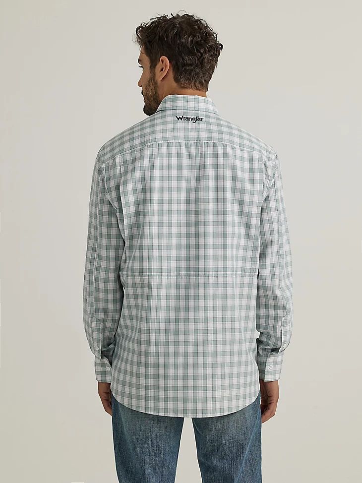 Wrangler Men's Performance Button Front Long Sleeve Plaid Shirt