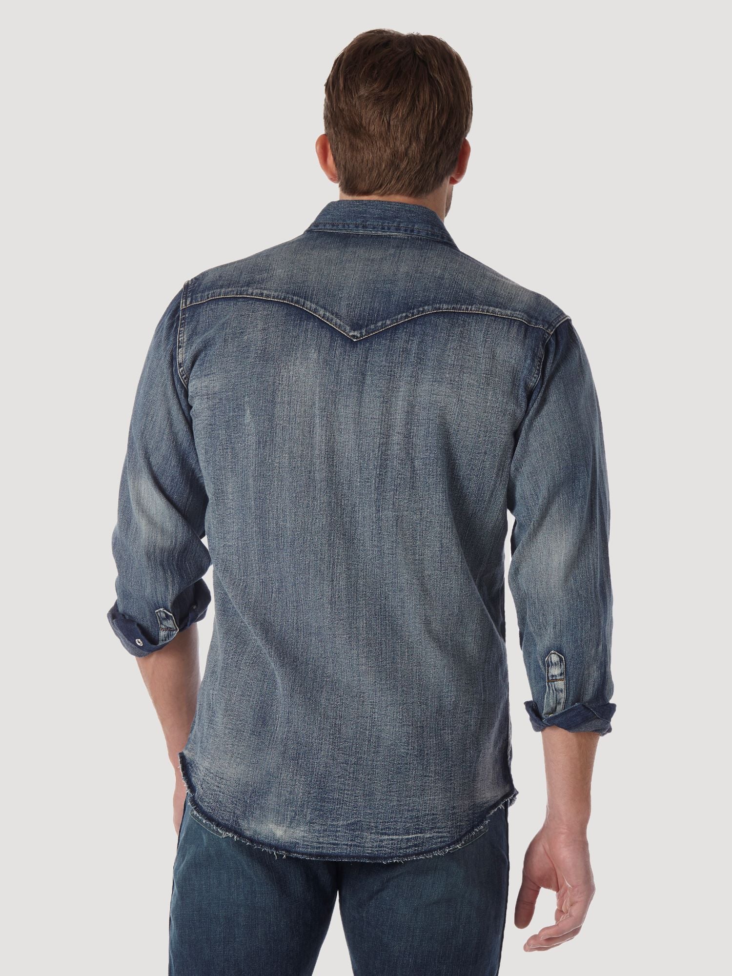 Wrangler Men's Cowboy cut Long Sleeve Western Denim Snap Work Shirt