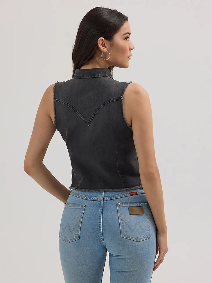 Wrangler Women's Frayed Denim Crop Sleeveless Western Snap Tank